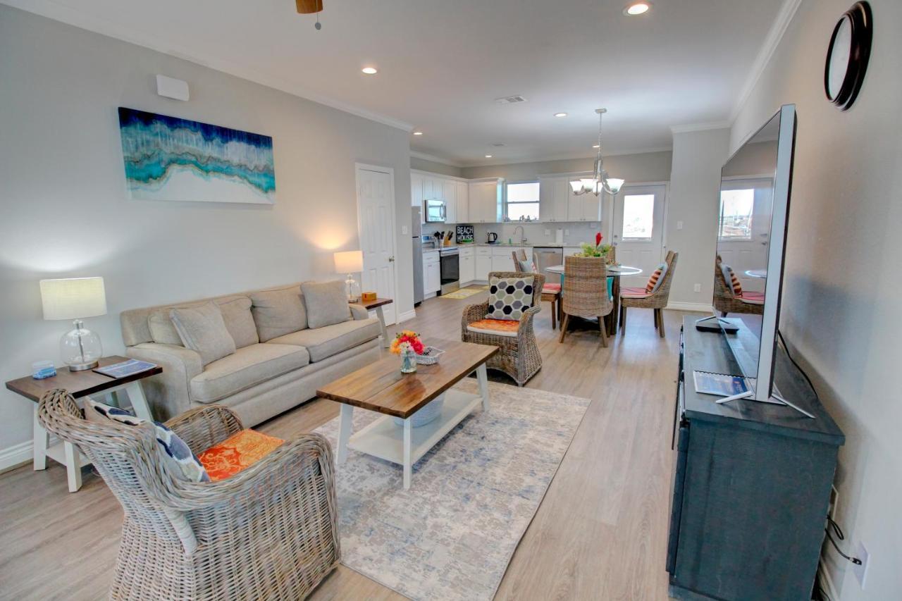 Yellow Beach Haven, Decks, Views, Mere Steps To Sand Galveston Exterior photo