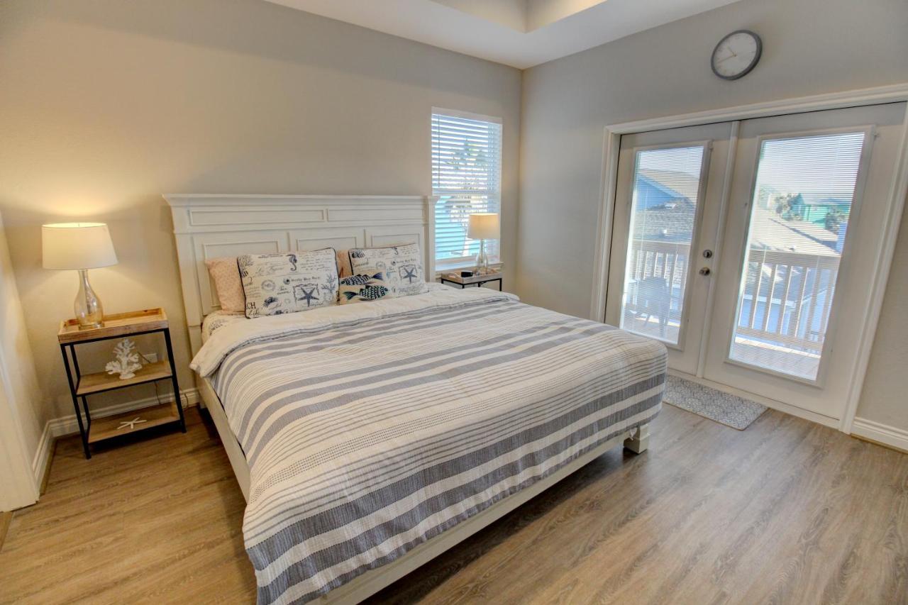 Yellow Beach Haven, Decks, Views, Mere Steps To Sand Galveston Exterior photo